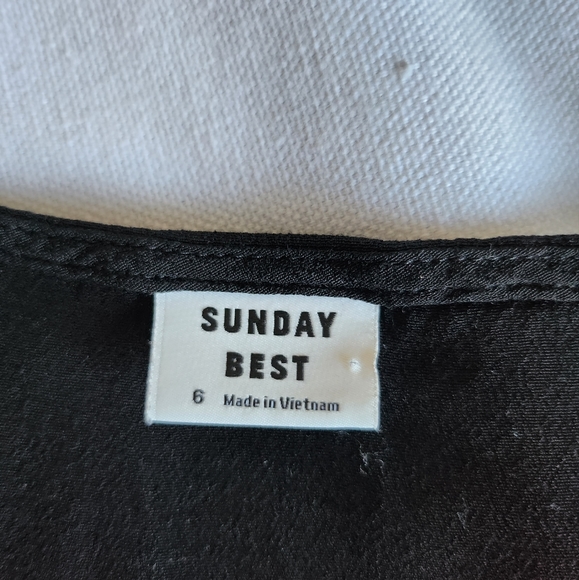 Aritzia Sunday Best 6 (S) cropped cardigan, ruched sleeves, button down - Picture 3 of 7